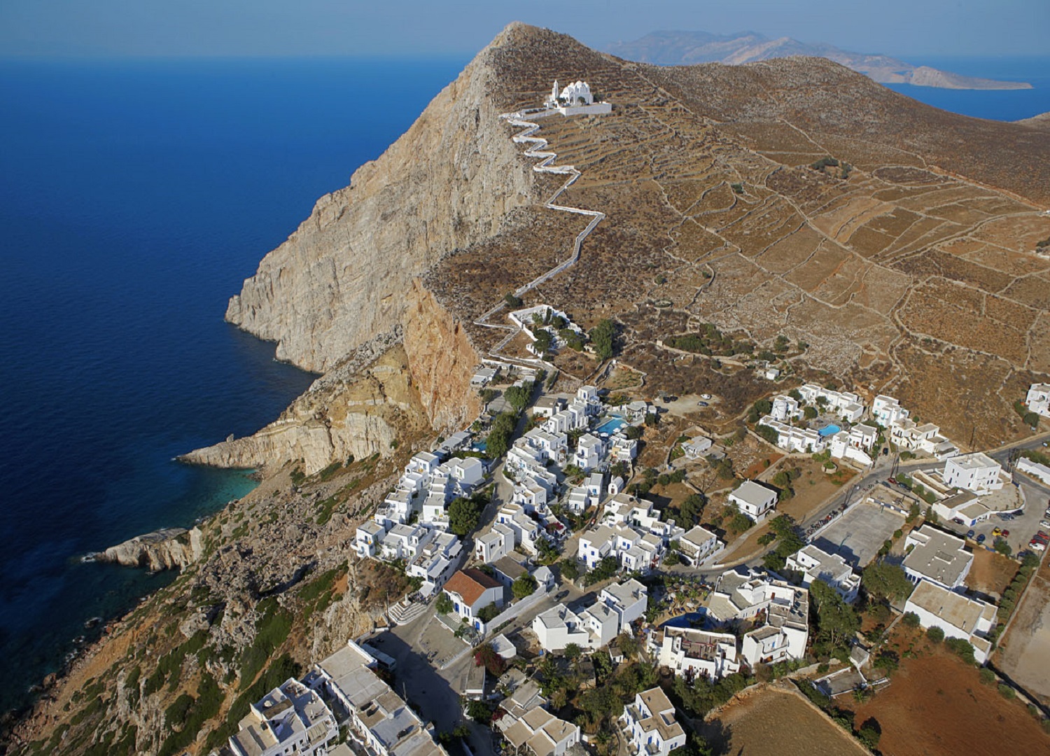 anemomilos-hotel-folegandros-folegandros-01