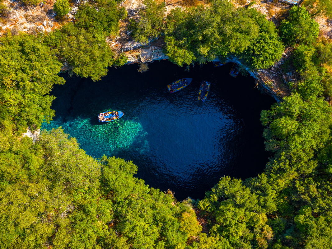 GROTTA DI MELISSANI